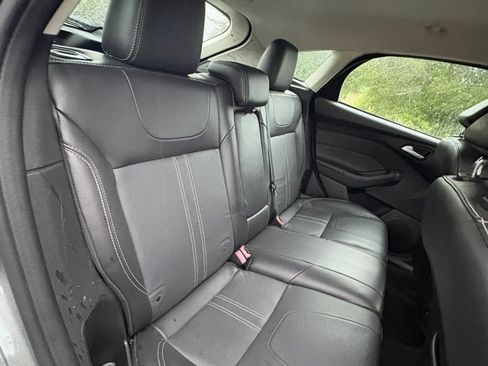 Used 2014 Ford Focus SE w/ Equipment Group 201A FWD image 18