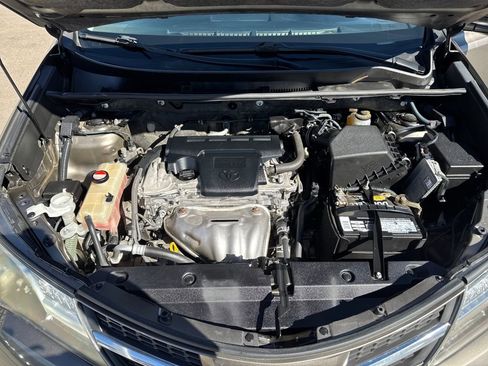 Used 2015 Toyota RAV4 LE image 19