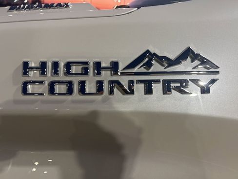 Used 2024 Chevrolet Silverado 1500 High Country w/ High Country Premium Package image 3