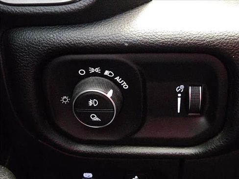Used 2021 RAM 1500 Big Horn RWD image 10