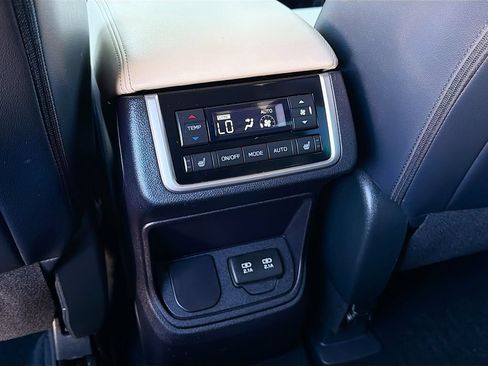 Used 2019 Subaru Ascent Limited w/ Popular Package #3 AWD/4WD image 24