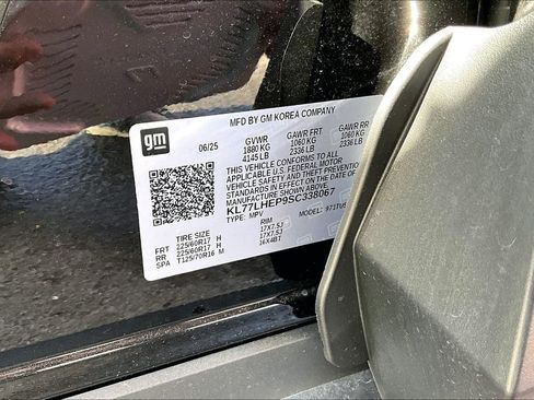 New 2025 Chevrolet Trax LT w/ Driver Confidence Package image 15