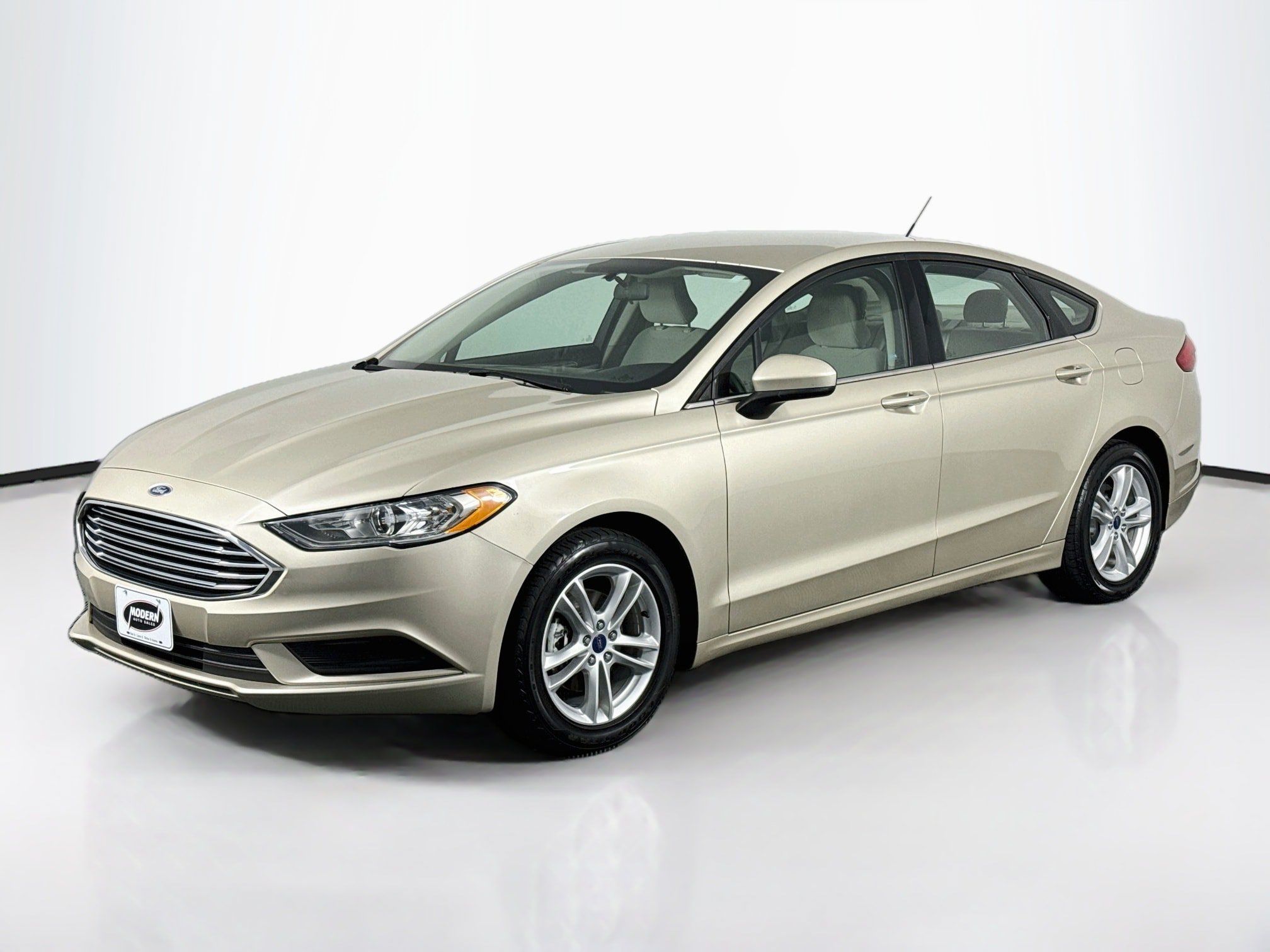 Used 2018 Ford Fusion SE FWD image 10