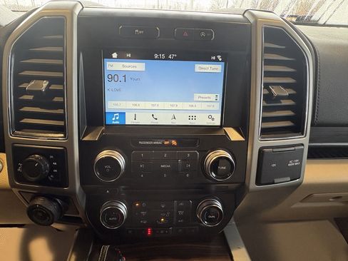 Used 2017 Ford F150 Lariat w/ Equipment Group 502A Luxury image 16