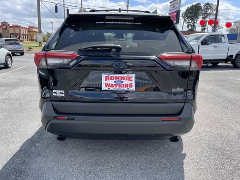 Used 2023 Toyota RAV4 AWD Hybrid image 5