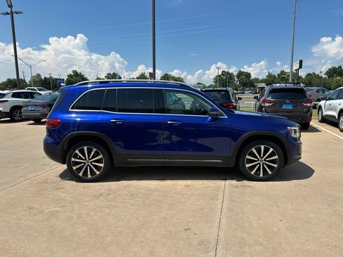Used 2021 Mercedes-Benz GLB 250 w/ Premium Package image 4