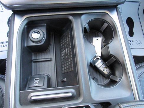 Used 2025 Ford Expedition Platinum AWD/4WD image 21