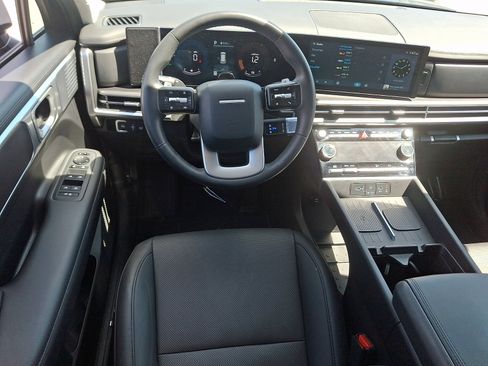 Used 2025 Hyundai Santa Fe SEL FWD image 11