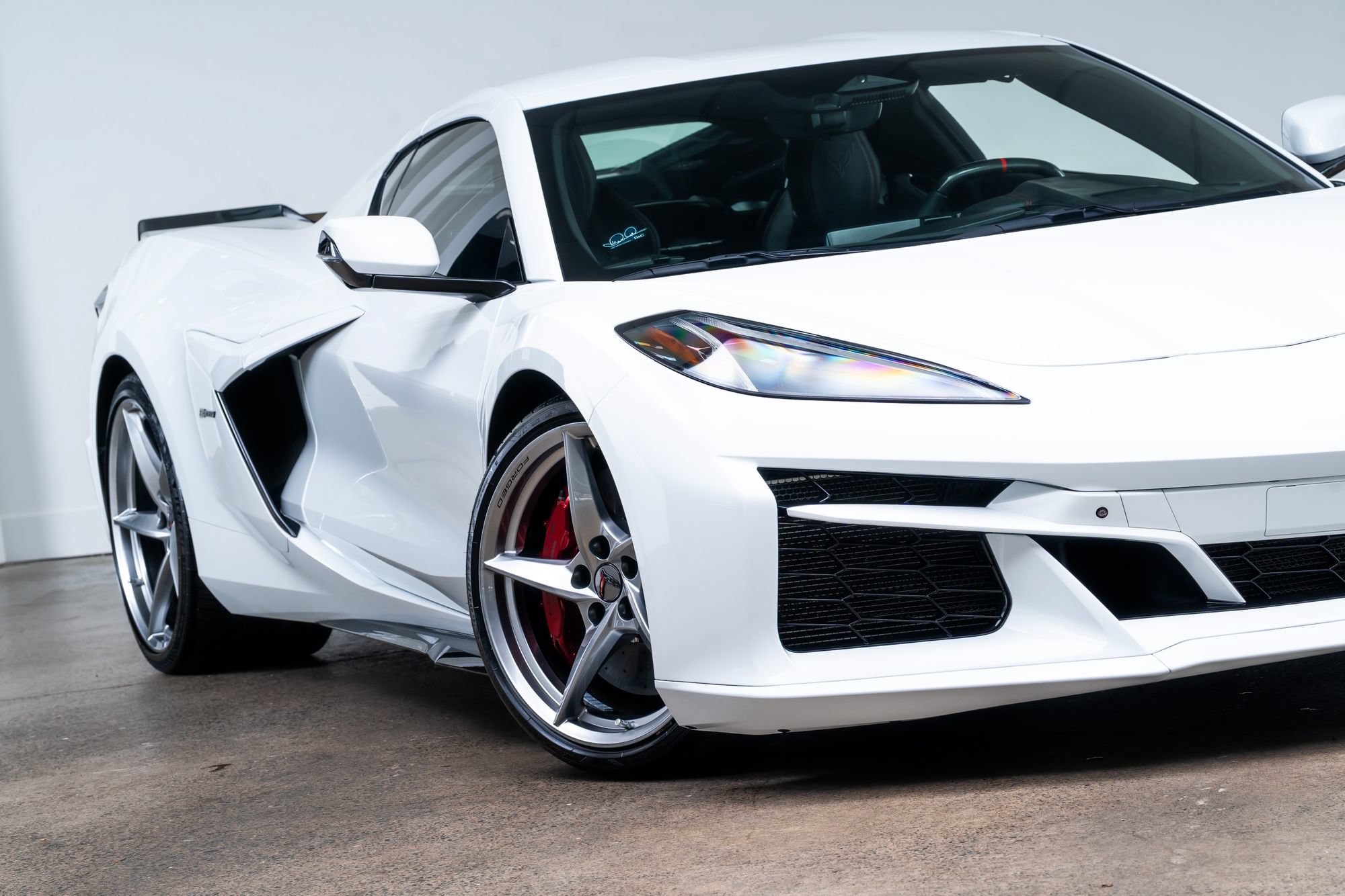 Used 2025 Chevrolet Corvette E-Ray AWD/4WD image 2