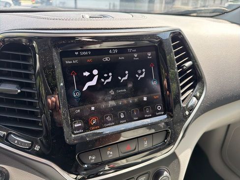 Used 2021 Jeep Cherokee Limited w/ Elite Package FWD image 17