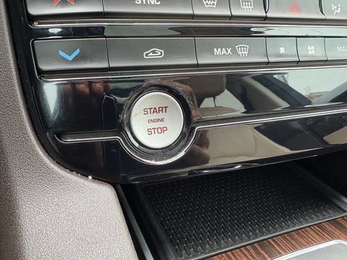 Used 2018 Jaguar F-PACE Prestige image 10