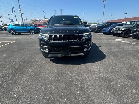 Used 2024 Jeep Wagoneer L Series II w/ Flexible Seating Group AWD/4WD image 1