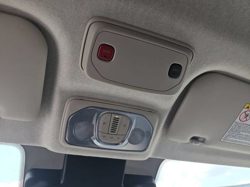 Used 2025 RAM ProMaster 2500 w/ Convenience Group FWD image 32