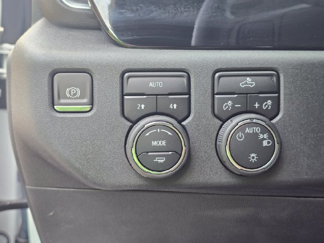 Used 2023 Chevrolet Silverado 1500 LT AWD/4WD image 24