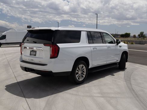 Used 2021 GMC Yukon XL SLT AWD/4WD image 7