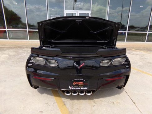 Used 2016 Chevrolet Corvette Z06 w/ 3LZ Preferred Equipment Group RWD image 11