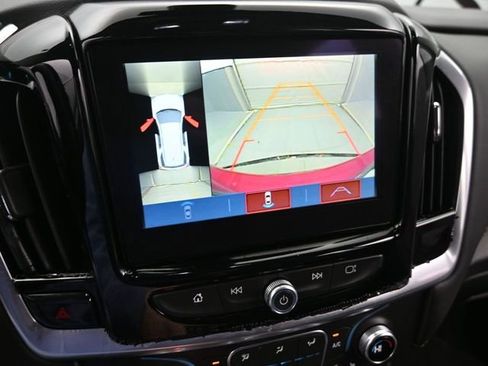 Used 2019 Chevrolet Traverse LT w/ LT Premium Package AWD/4WD image 37