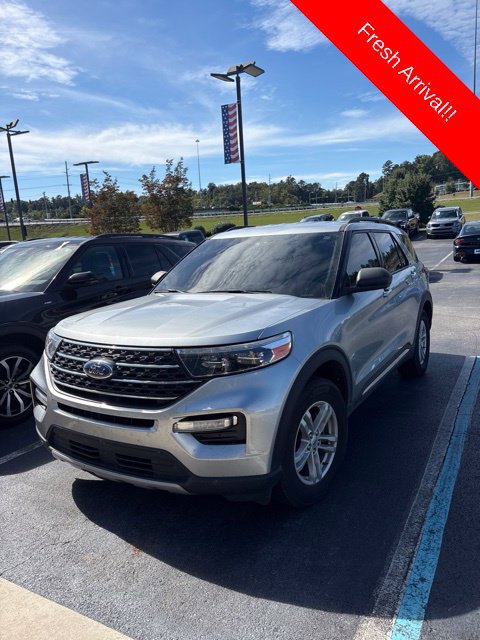 Used 2024 Ford Explorer XLT w/ Equipment Group 202A RWD image 1
