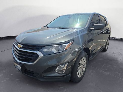 Used 2020 Chevrolet Equinox LS w/ LS Convenience Package AWD/4WD image 1