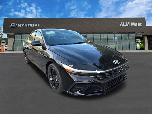 New 2026 Hyundai Elantra Sport image 3