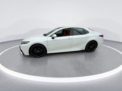 Used 2024 Toyota Camry XSE FWD image 4