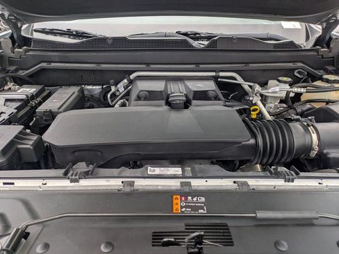 Used 2024 Chevrolet Colorado LT w/ LT Convenience Package RWD image 13
