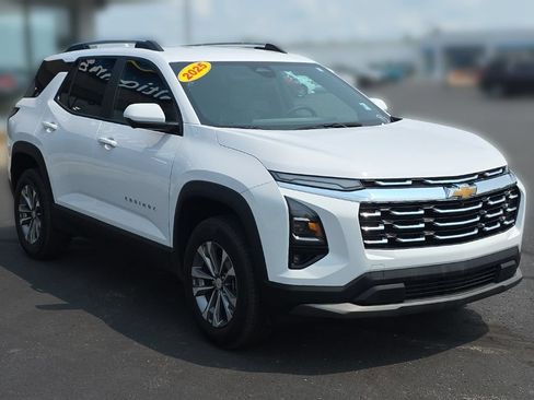 Used 2025 Chevrolet Equinox LT w/ Convenience Package II AWD/4WD image 10
