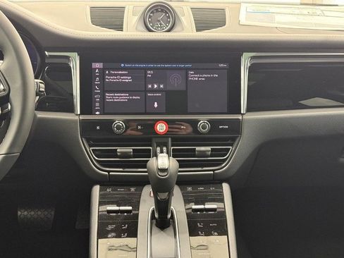 New 2026 Porsche Macan image 14