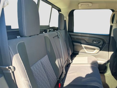 Used 2021 Nissan Titan SV w/ SV Convenience Package image 27