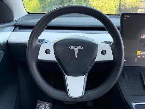Used 2023 Tesla Model Y Long Range AWD/4WD image 43