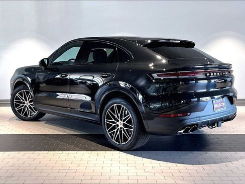 New 2026 Porsche Cayenne Coupe AWD/4WD image 3