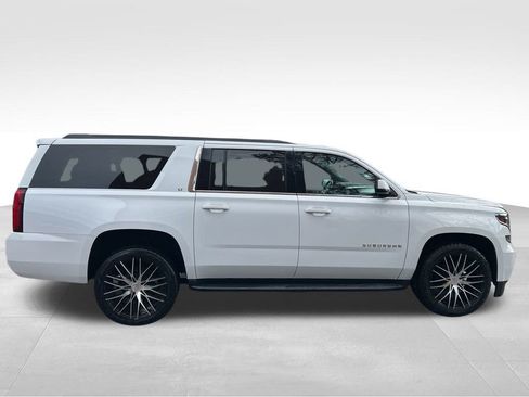 Used 2019 Chevrolet Suburban LT image 7