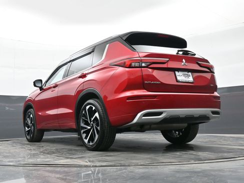 Used 2024 Mitsubishi Outlander SEL image 42