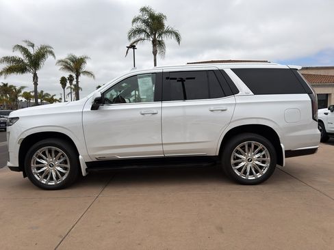 Used 2023 Cadillac Escalade Premium Luxury w/ LPO, Floor Liner Package AWD/4WD image 6