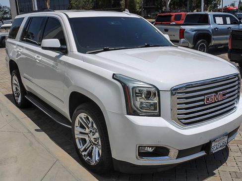 Used 2020 GMC Yukon SLT w/ Premium Edition RWD image 3