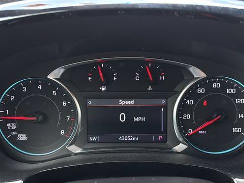 Used 2023 Chevrolet Traverse LT FWD image 13