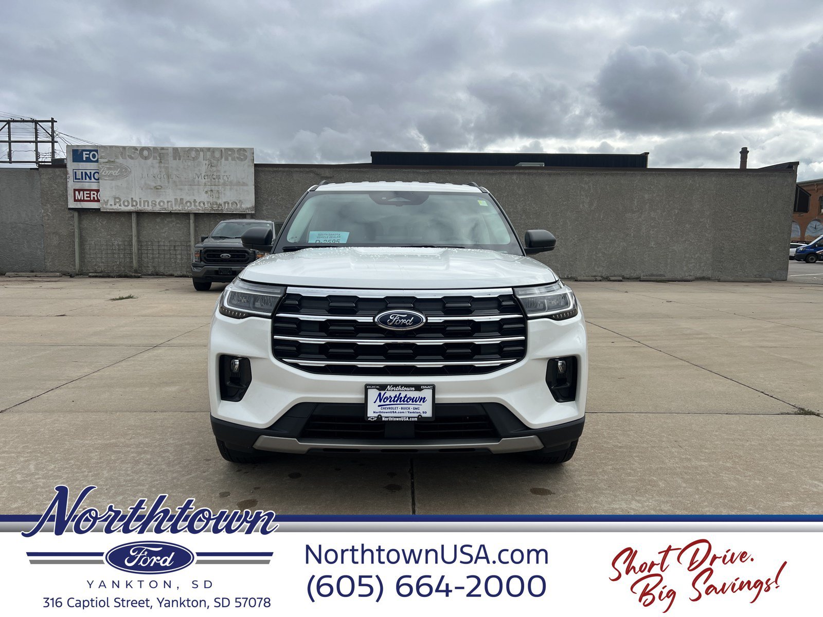 Used 2026 Ford Explorer Active w/ Active Comfort Package AWD/4WD image 2