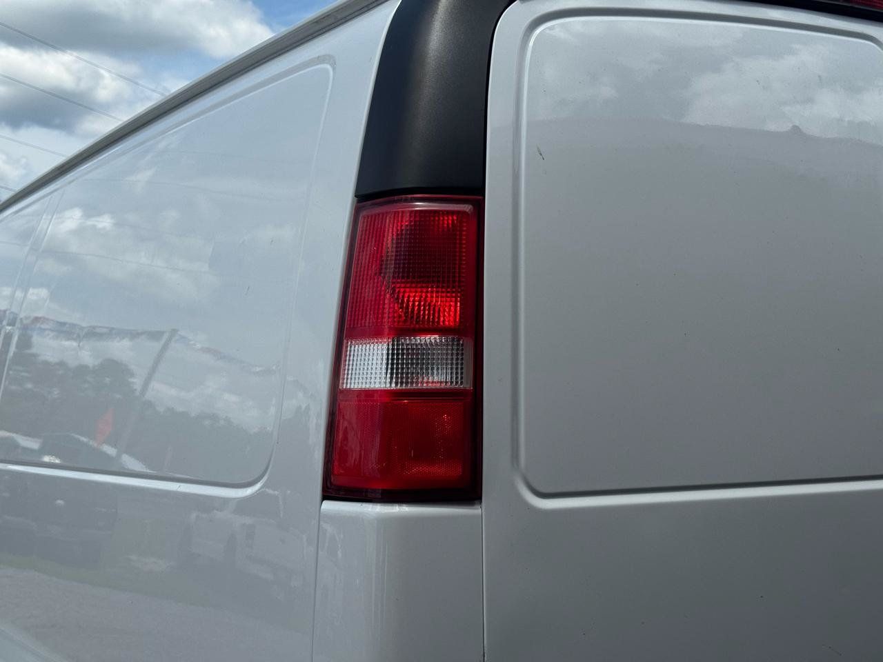 Used 2021 Chevrolet Express 2500 RWD image 10