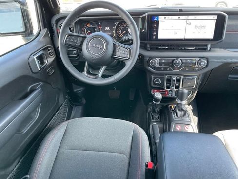 Used 2026 Jeep Wrangler Unlimited Rubicon AWD/4WD image 10