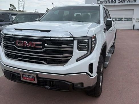 Used 2023 GMC Sierra 1500 SLT w/ SLT Premium Package image 11