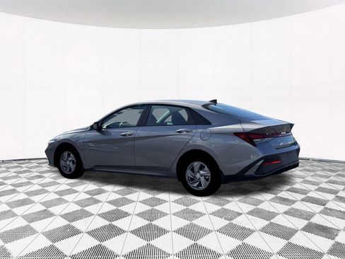New 2026 Hyundai Elantra SE image 6