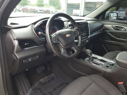 Used 2023 Chevrolet Traverse LT FWD image 19