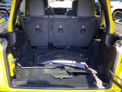 Used 2024 Jeep Wrangler Unlimited Sport AWD/4WD image 9