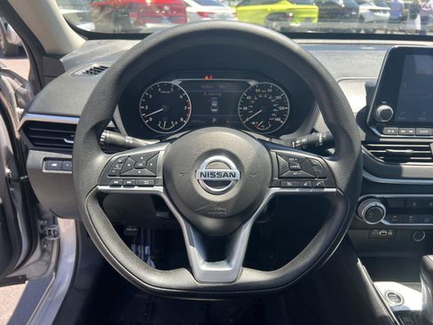 Used 2022 Nissan Altima 2.5 SV FWD image 34