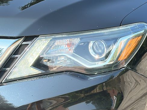 Used 2018 Nissan Pathfinder SV w/ SV Tech Package AWD/4WD image 4