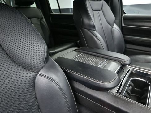 Used 2024 Jeep Wagoneer L Series II w/ Flexible Seating Group AWD/4WD image 27