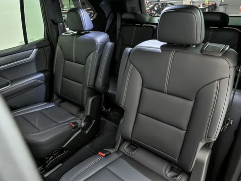 New 2026 GMC Acadia Elevation w/ Elevation Premium Package AWD/4WD image 9
