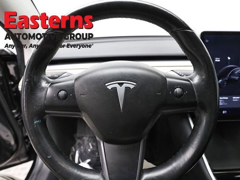 Used 2018 Tesla Model 3 Long Range image 10