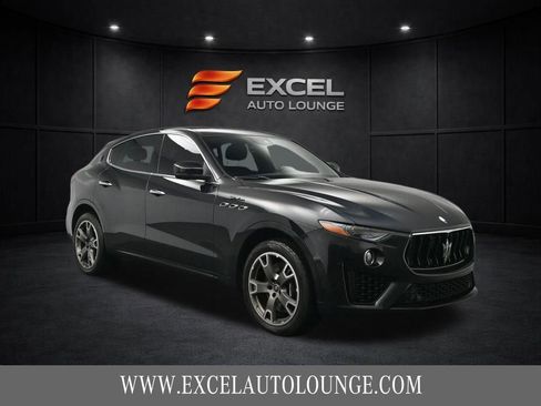 Used 2023 Maserati Levante Modena image 8