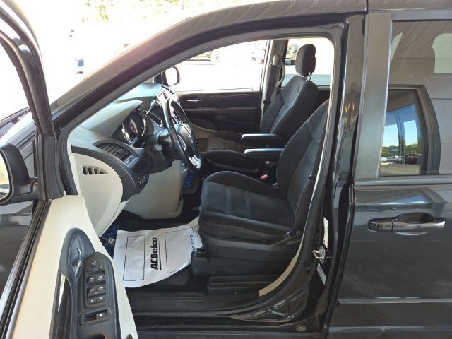 Used 2017 Dodge Grand Caravan SE w/ Power Window Group FWD image 17